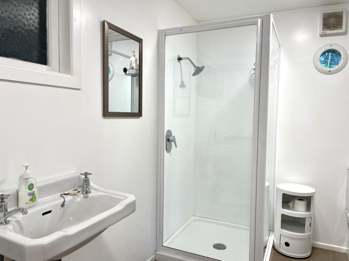 Waiheke Onetangi Close To Beach מראה חיצוני תמונה