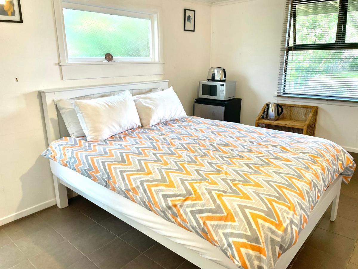 Waiheke Onetangi Close To Beach מראה חיצוני תמונה